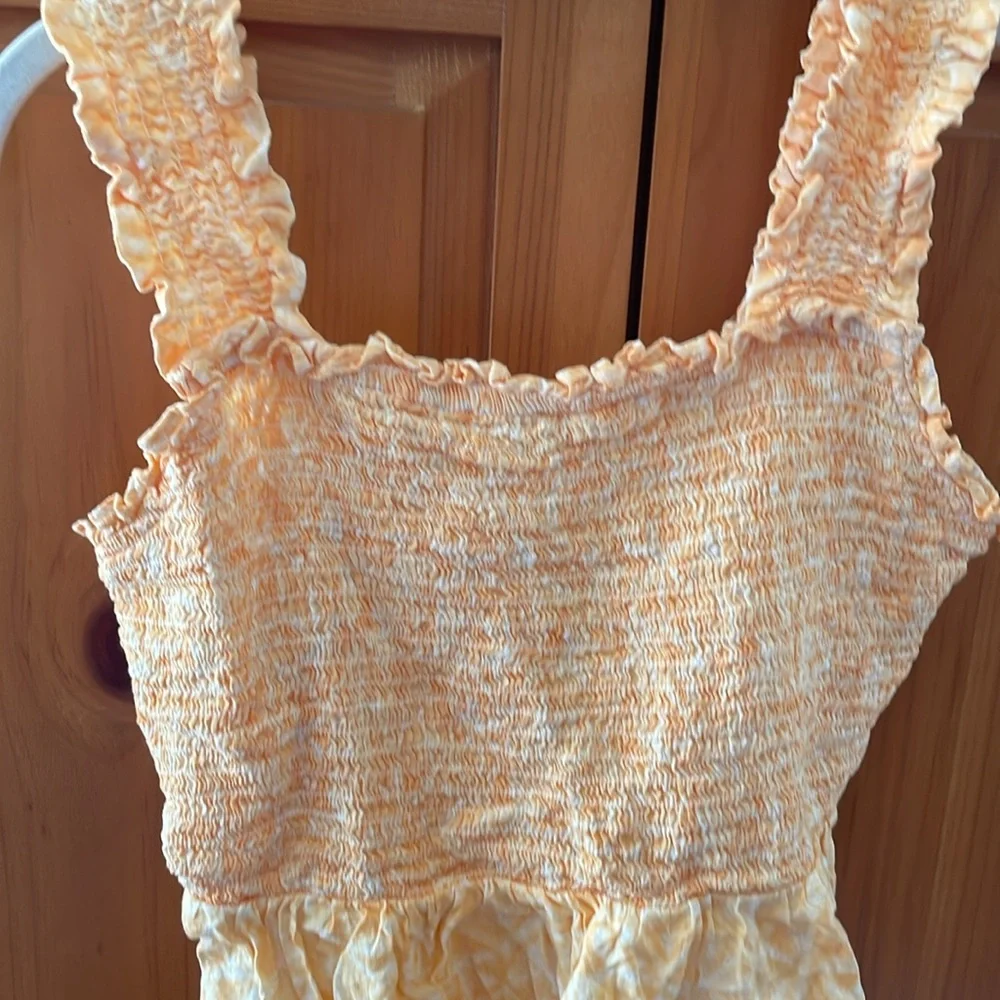 Old Navy Ruffled Crop Tank 🧡🤍 - Picture 6 of 12